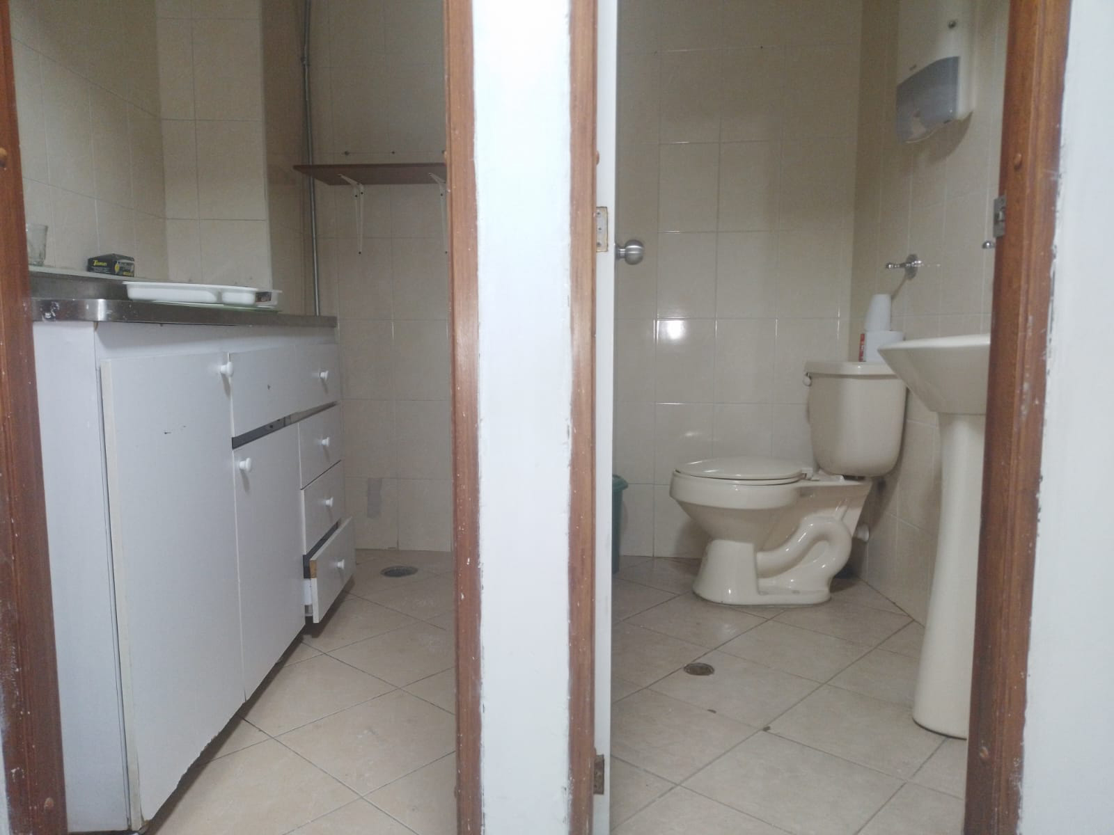 Consultorio en arriendo en El Dorado, Envigado, 131 m² · foto 18 de 19