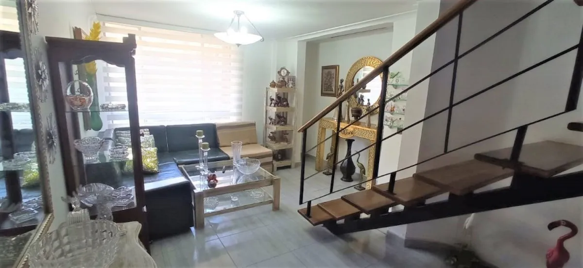 Apartamento de 3 alcobas en venta en Las Lomitas, Sabaneta, 180 m² · foto 9 de 10