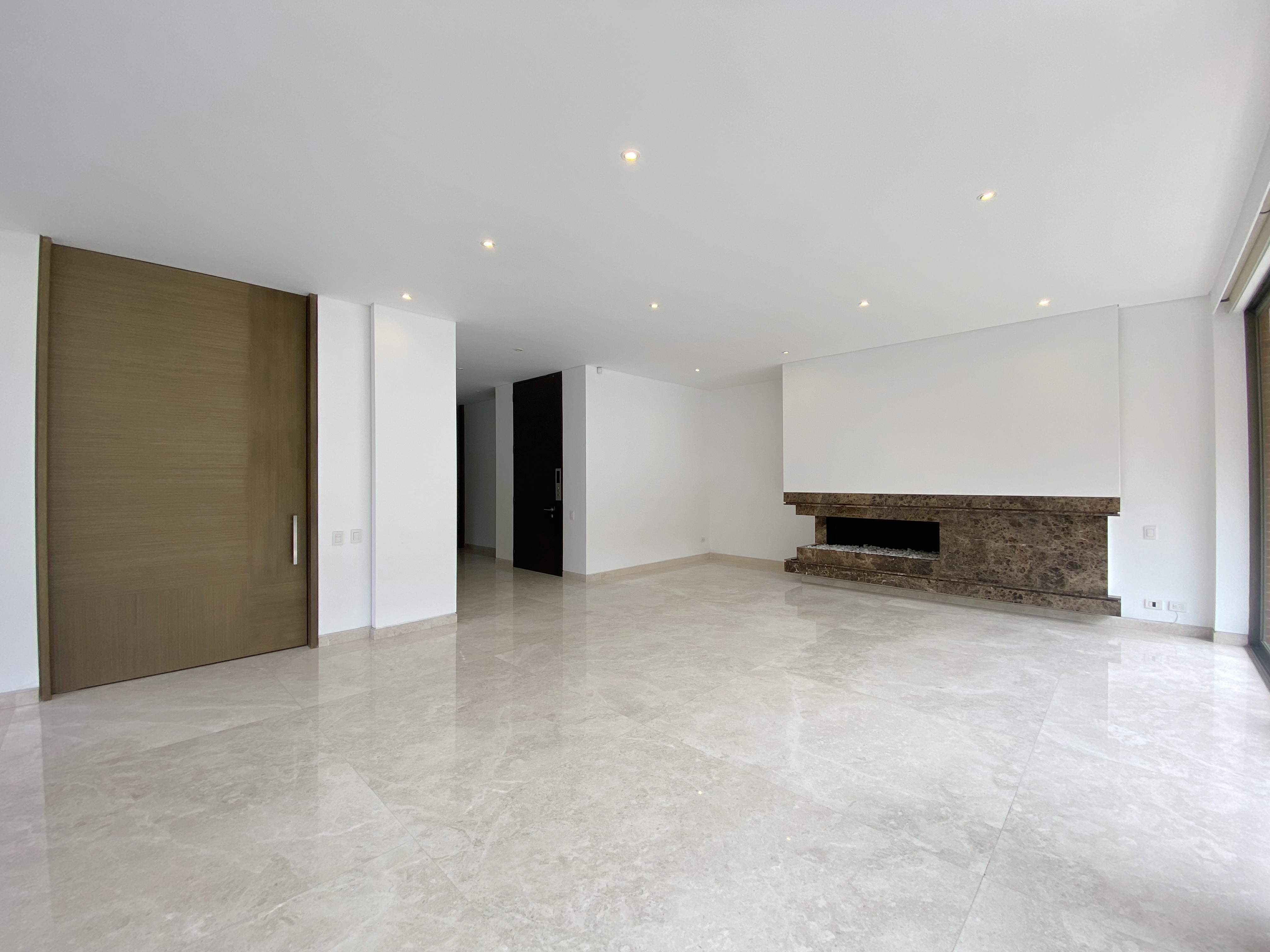 Apartamento en venta en Chico Norte, Bogotá · foto 2 de 24