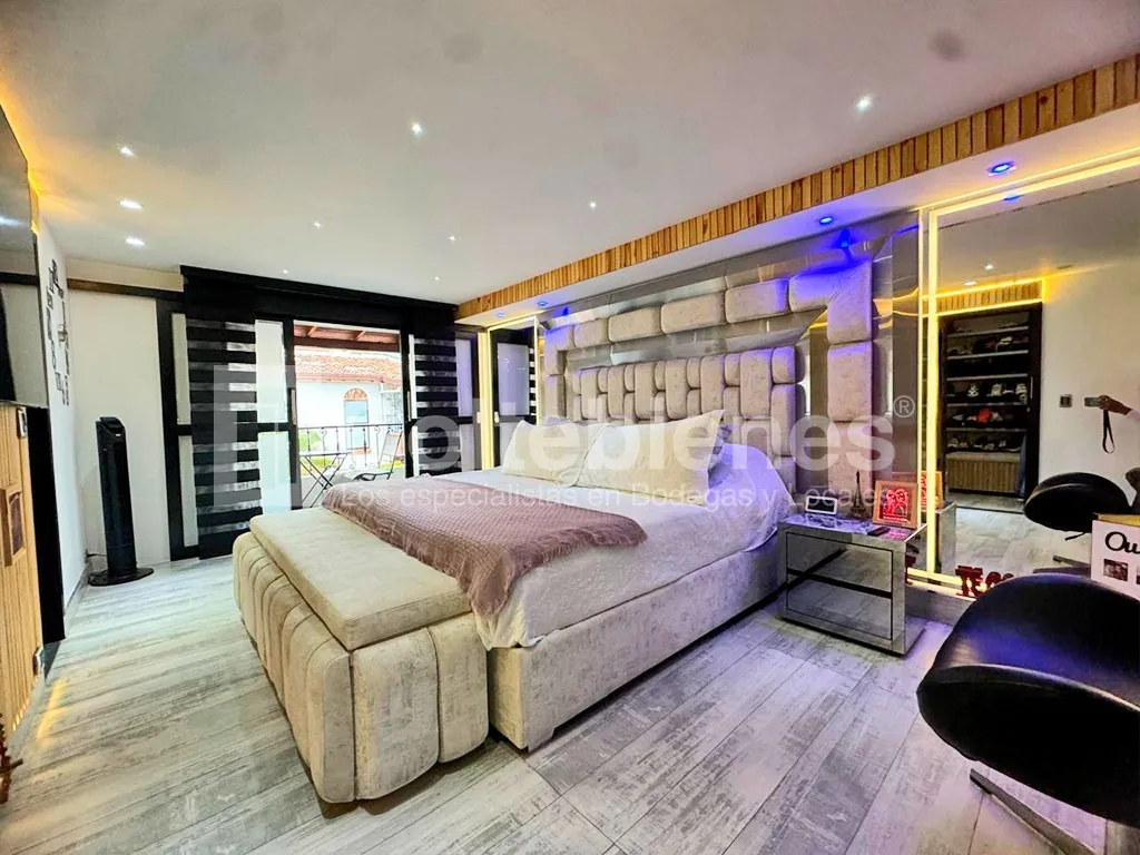 Casa de 4 alcobas en venta en El Rincón, Medellín, 210 m² · foto 13 de 18