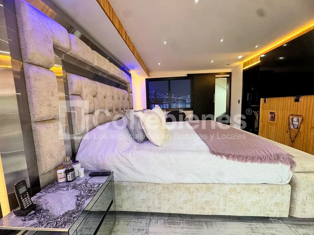 Casa de 4 alcobas en venta en El Rincón, Medellín, 210 m² · foto 15 de 18