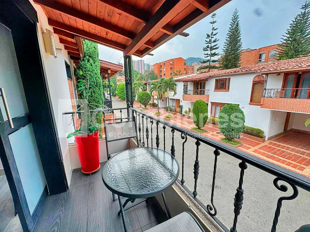 Casa de 4 alcobas en venta en El Rincón, Medellín, 210 m² · foto 18 de 18
