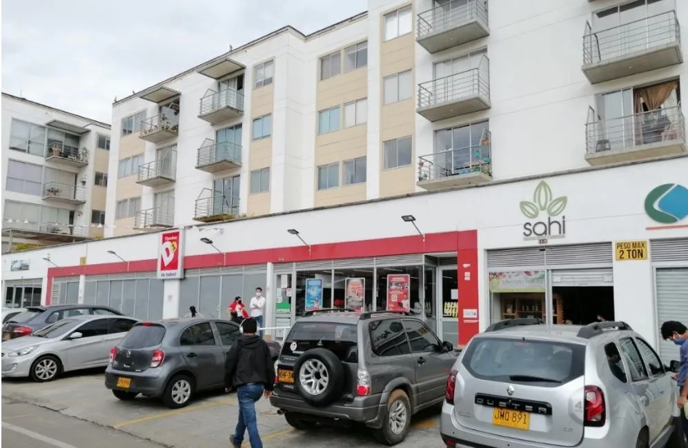 Local en venta en La Milagrosa, La Ceja, 313 m² · foto 2 de 15