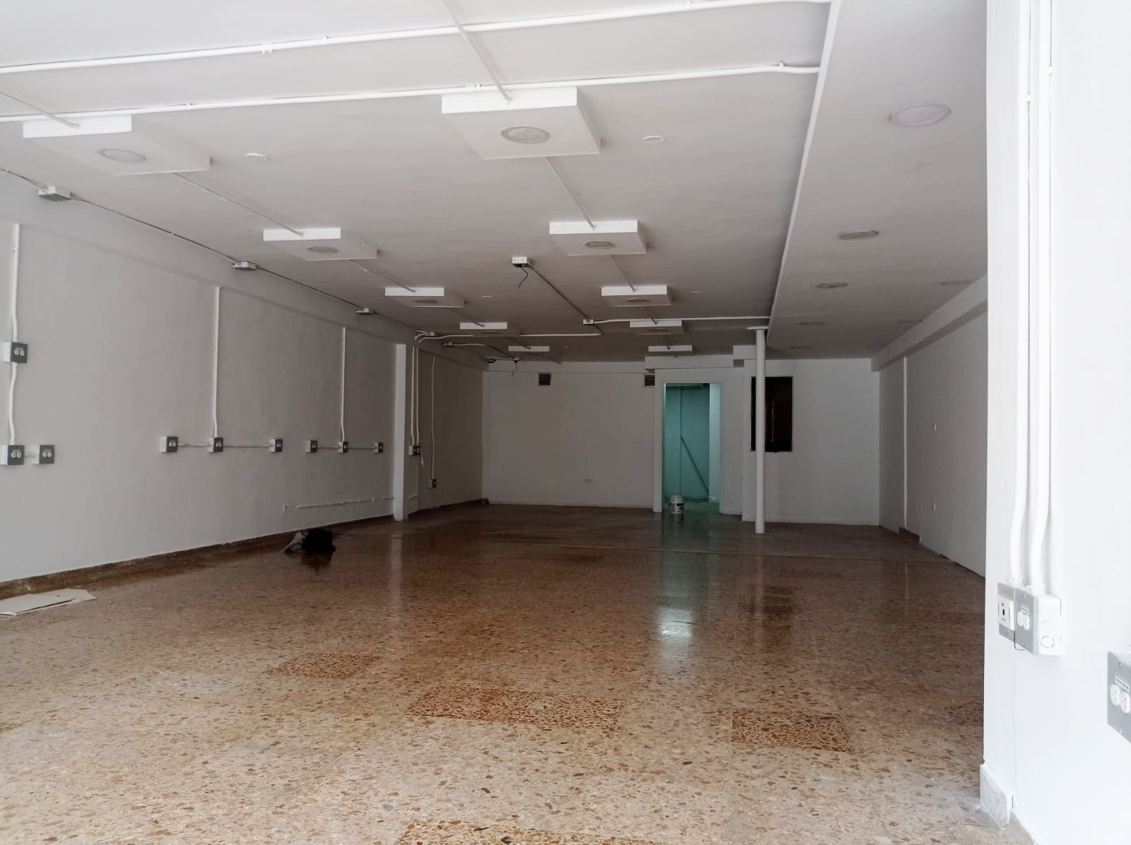 Local en arriendo en Cristo Rey, Medellín, 140 m² · foto 7 de 14