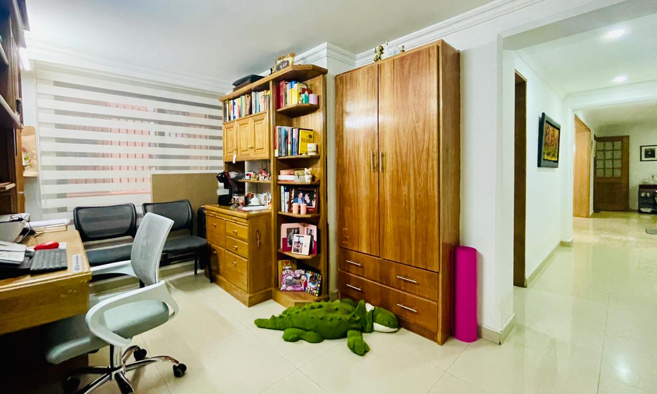 Apartamento de 3 alcobas en venta en La Carolina, Bogotá, 193 m² · foto 15 de 24