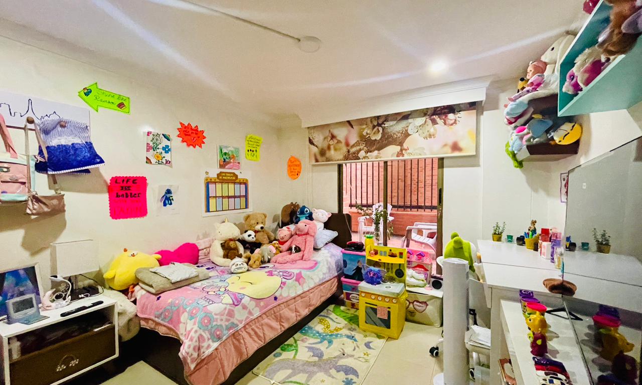 Apartamento de 3 alcobas en venta en La Carolina, Bogotá, 193 m² · foto 22 de 24