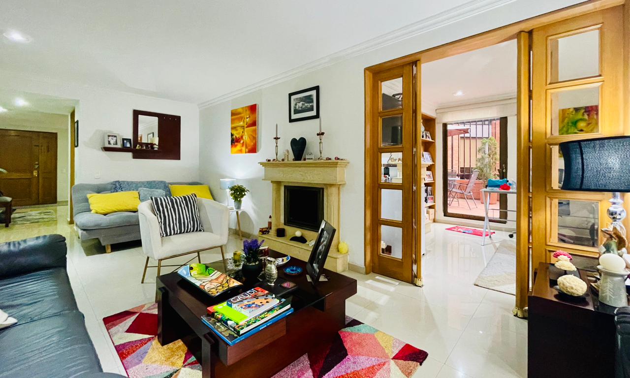 Apartamento de 3 alcobas en venta en La Carolina, Bogotá, 193 m² · foto 4 de 24