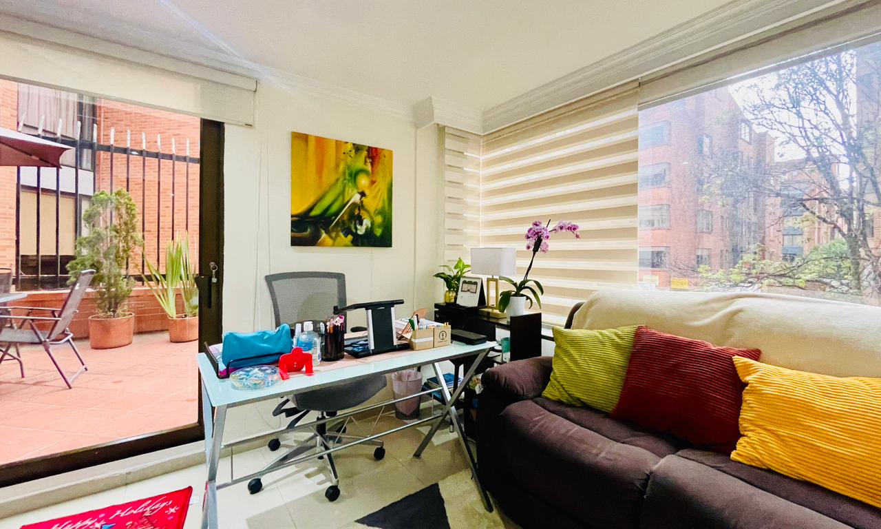 Apartamento de 3 alcobas en venta en La Carolina, Bogotá, 193 m² · foto 5 de 24