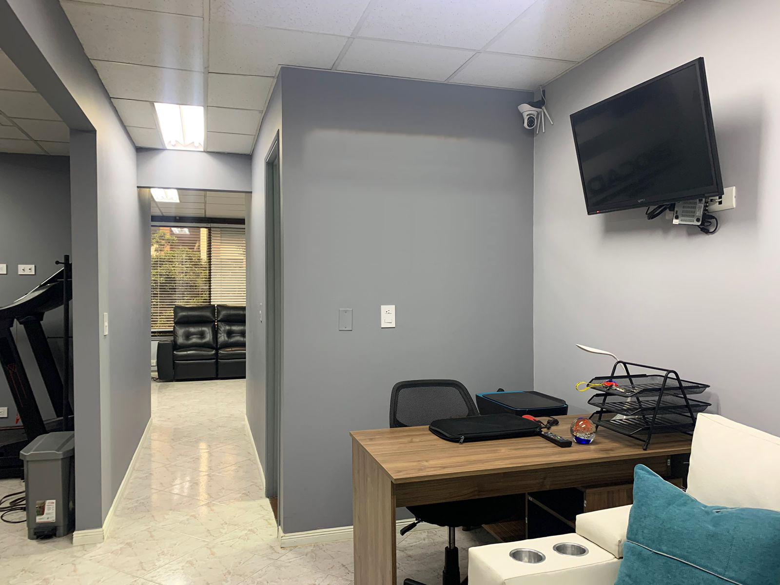 Oficina en arriendo en Manila, Medellín, 60 m² · foto 2 de 11