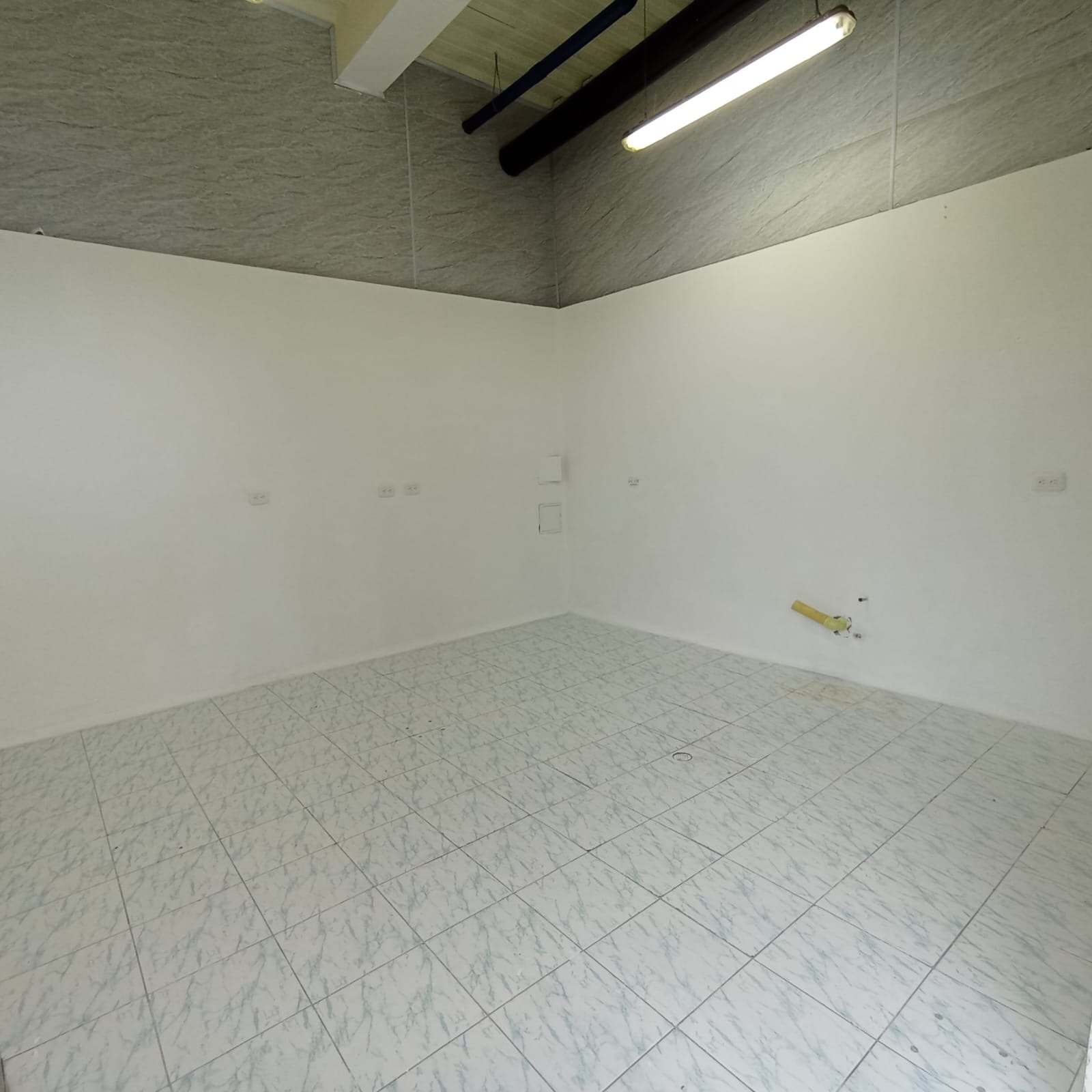 Local en arriendo en Avenida Kevin Angel, Manizales, 42 m² · foto 3 de 10