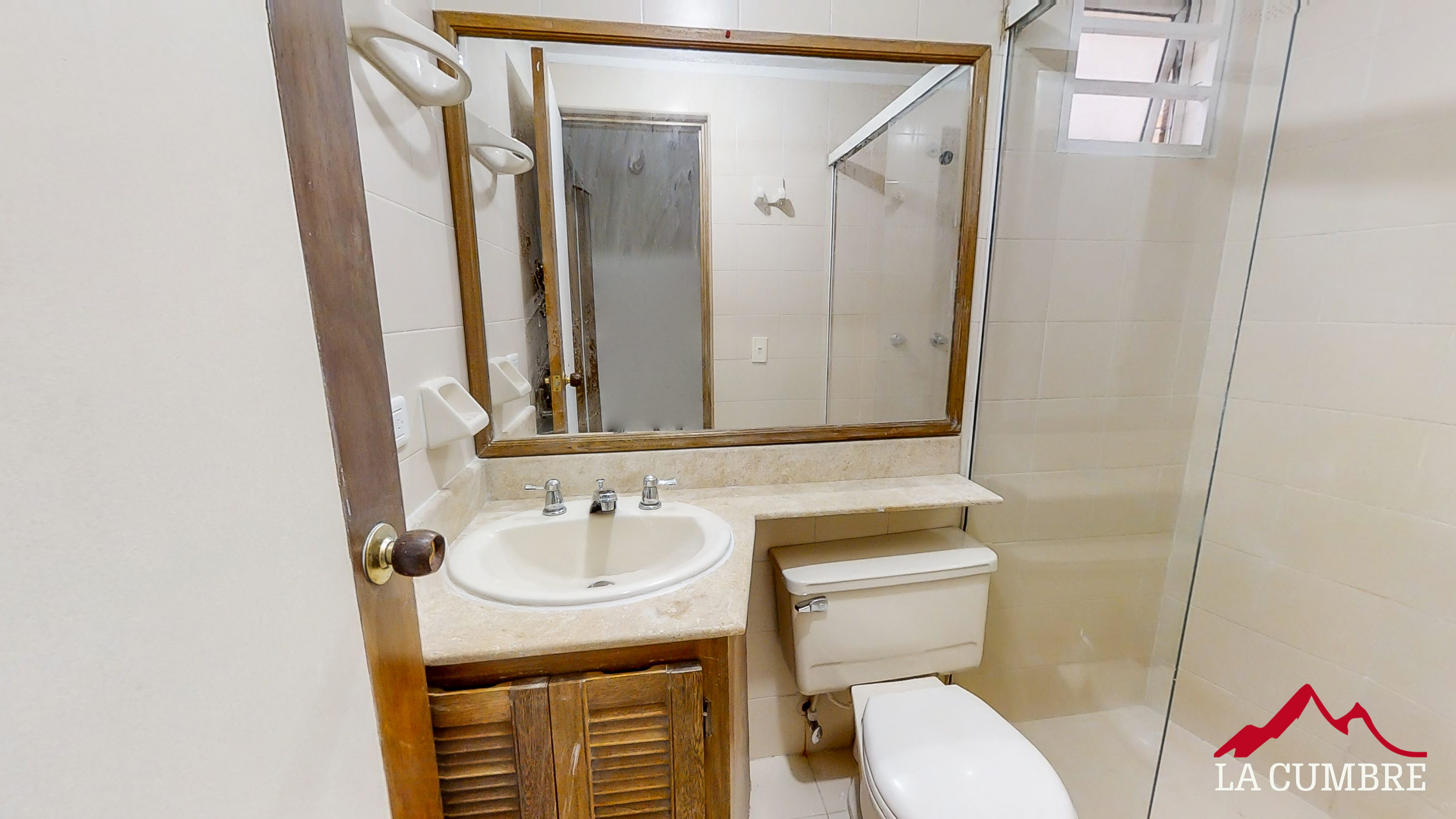 Casa en arriendo en Castropol, Medellín · foto 7 de 10