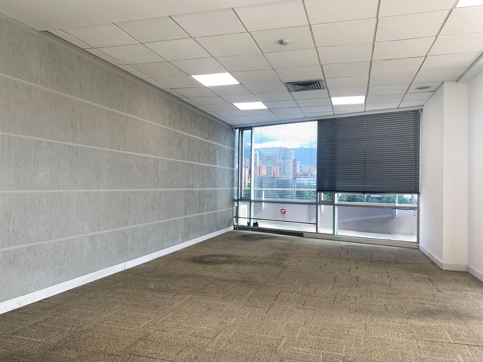 Oficina en arriendo en Villa Carlota, Medellín, 342 m² · foto 10 de 14