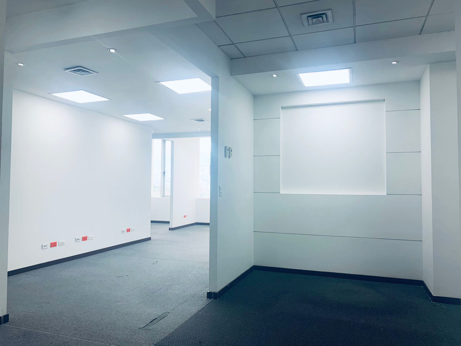 Oficina en arriendo en Villa Carlota, Medellín, 342 m² · foto 2 de 14