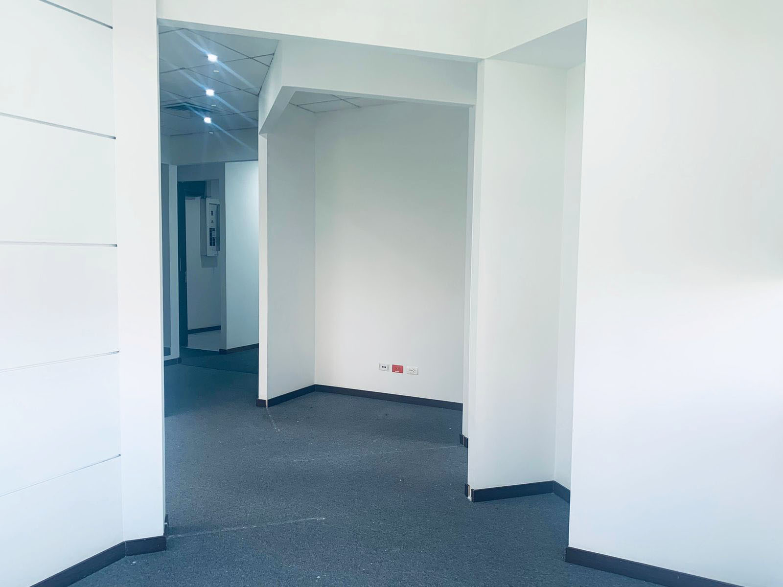 Oficina en arriendo en Villa Carlota, Medellín, 342 m² · foto 5 de 14