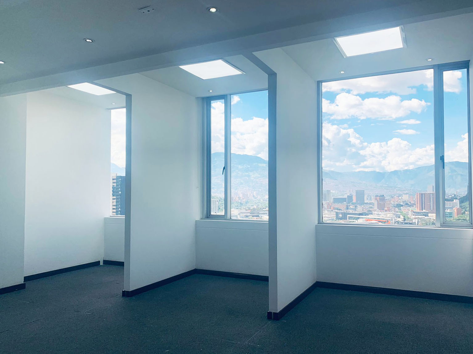 Oficina en arriendo en Villa Carlota, Medellín, 342 m² · foto 7 de 14