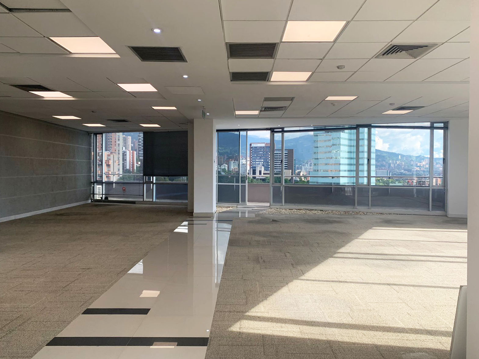 Oficina en arriendo en Villa Carlota, Medellín, 342 m² · foto 9 de 14