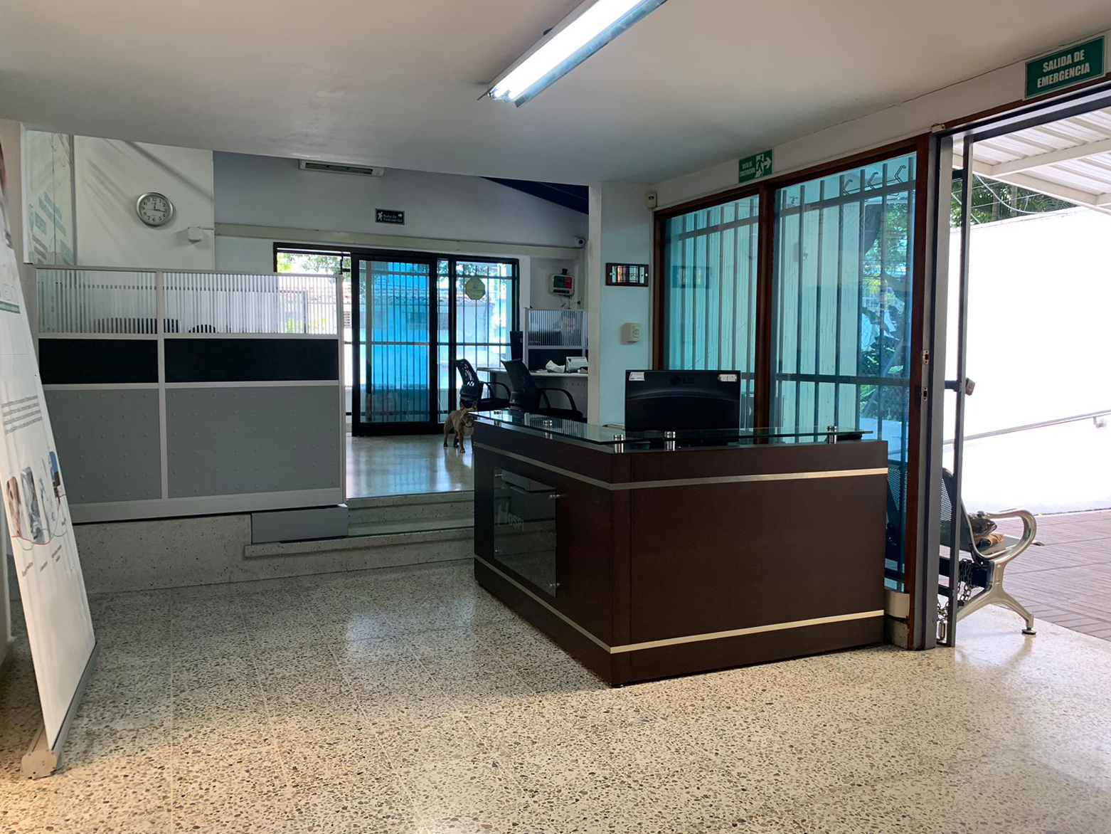 Oficina en arriendo en Patio Bonito, Medellín, 427 m² · foto 3 de 12