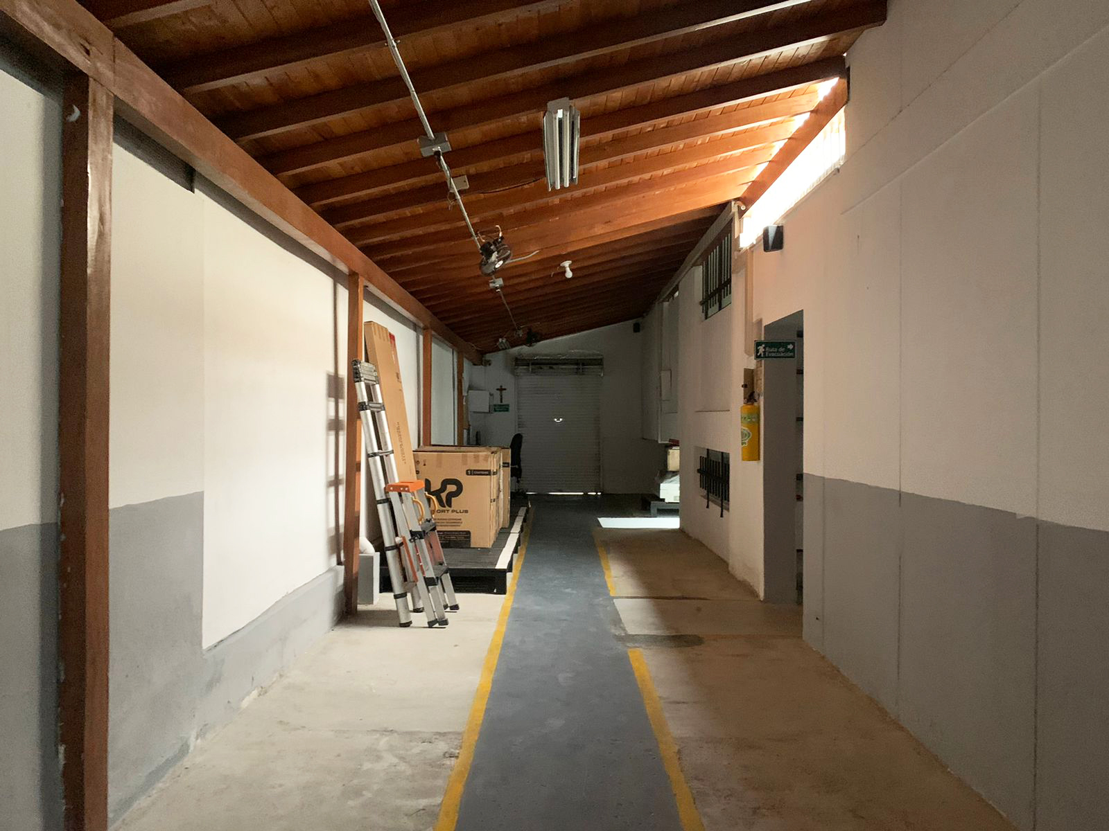 Oficina en arriendo en Patio Bonito, Medellín, 427 m² · foto 8 de 12