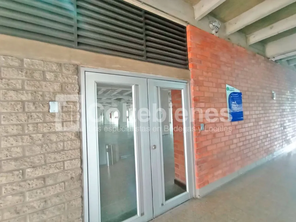 Local en arriendo en Santa Fe, Medellín, 1940 m² · foto 18 de 19