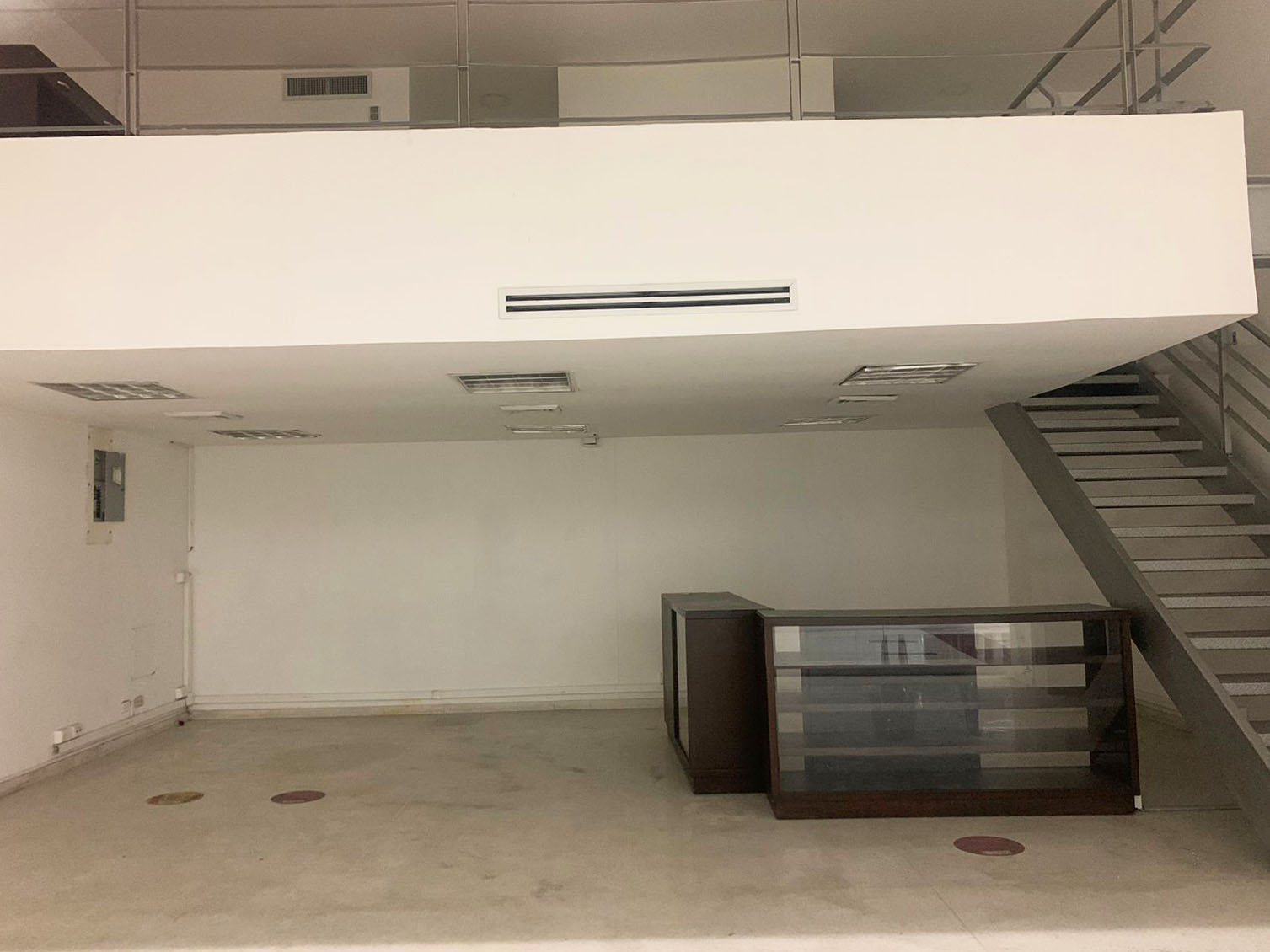 Local en arriendo en Colombia, Medellín, 95 m² · foto 2 de 5
