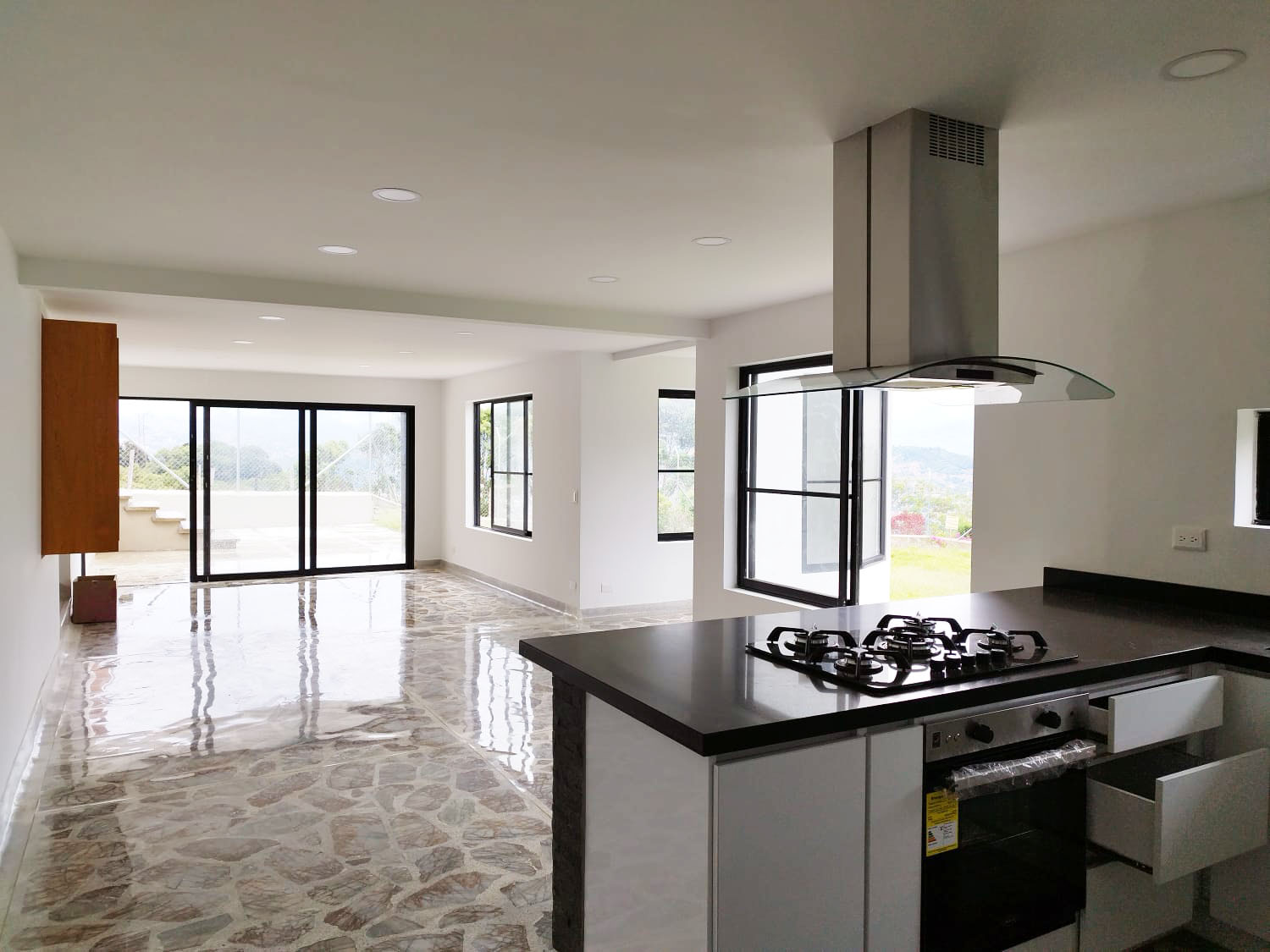 Oficina en arriendo en La Mina, Envigado, 300 m² · foto 2 de 20