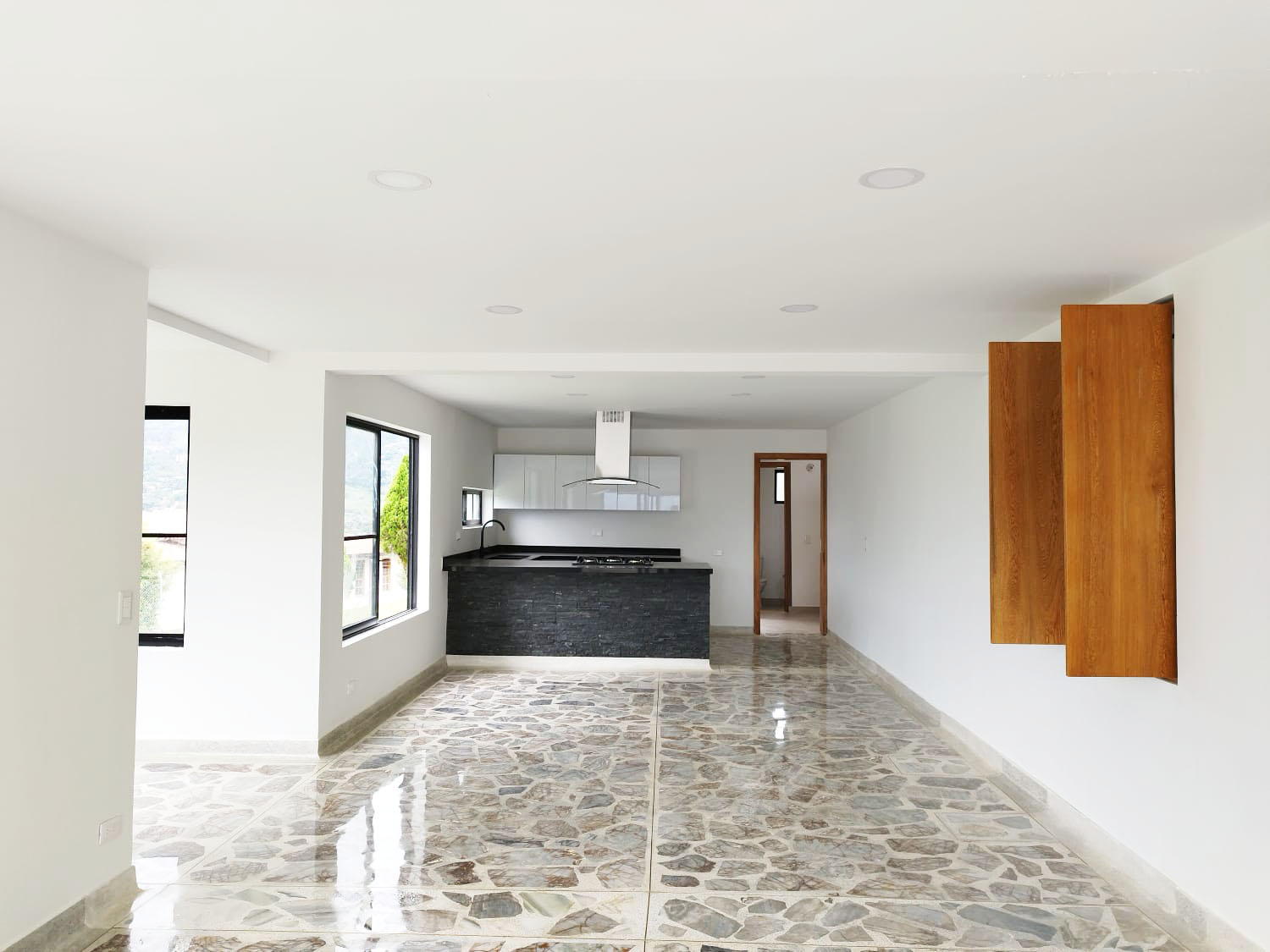 Oficina en arriendo en La Mina, Envigado, 300 m² · foto 3 de 20