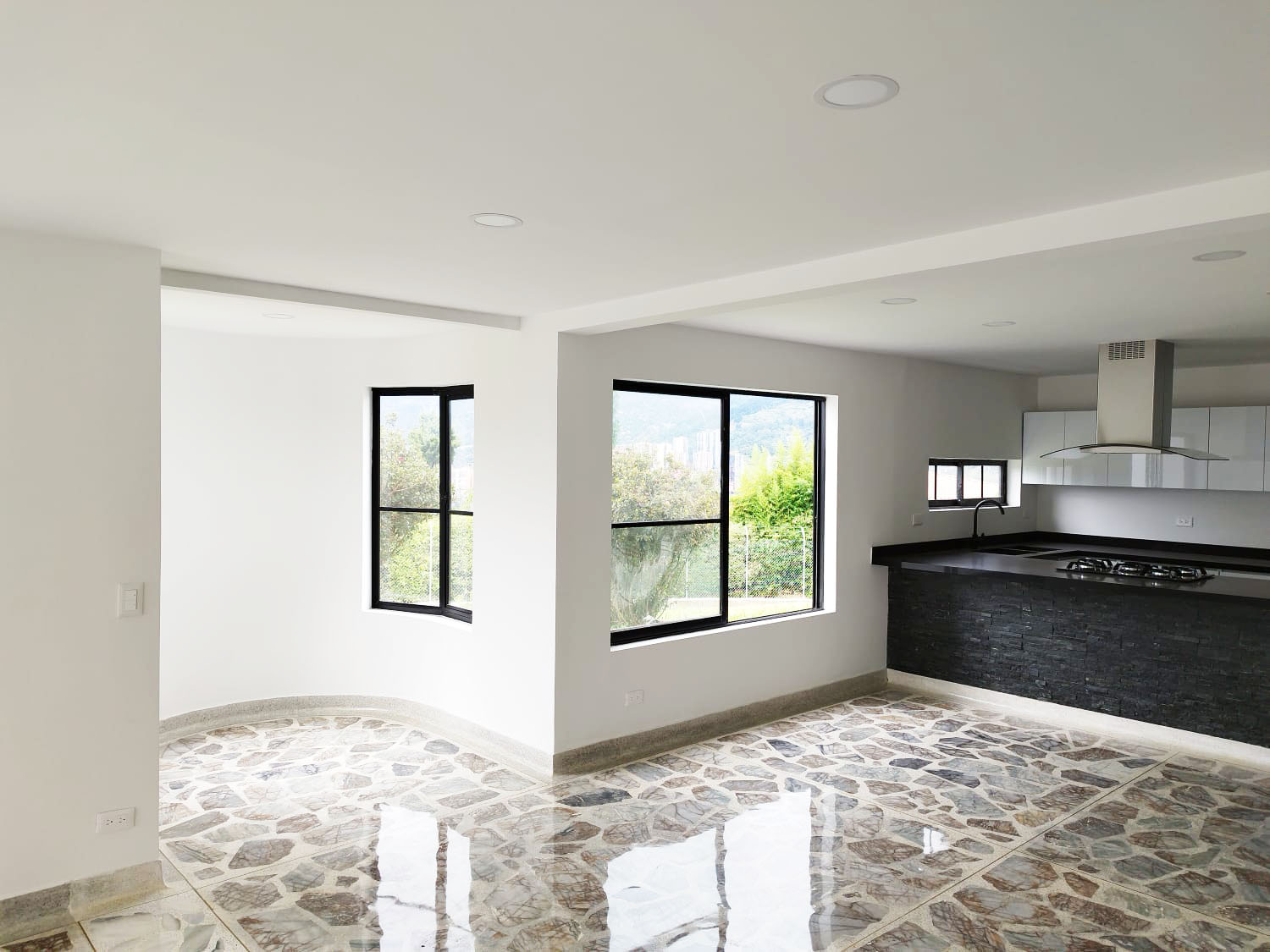 Oficina en arriendo en La Mina, Envigado, 300 m² · foto 4 de 20