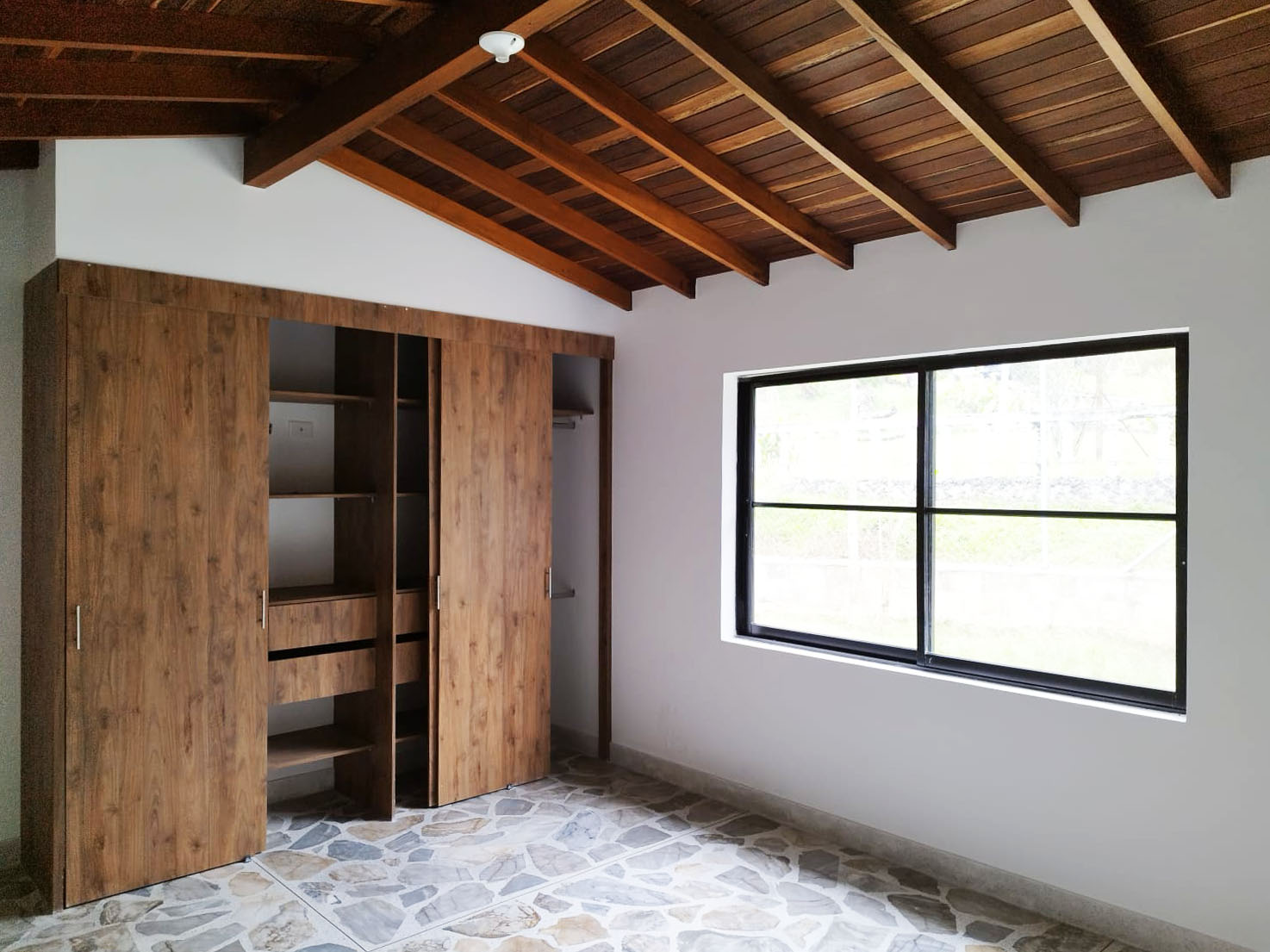 Oficina en arriendo en La Mina, Envigado, 300 m² · foto 8 de 20