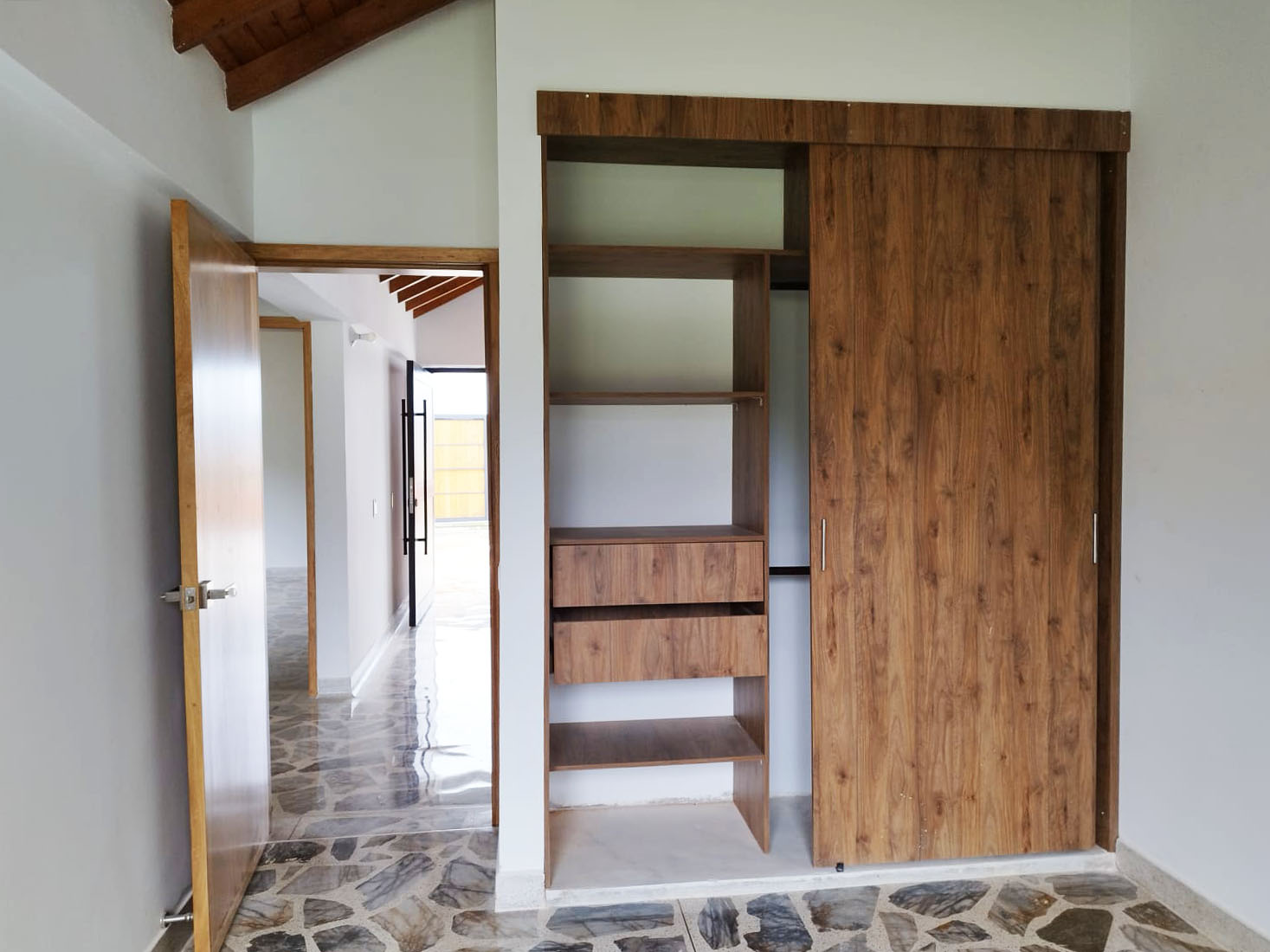 Oficina en arriendo en La Mina, Envigado, 300 m² · foto 9 de 20