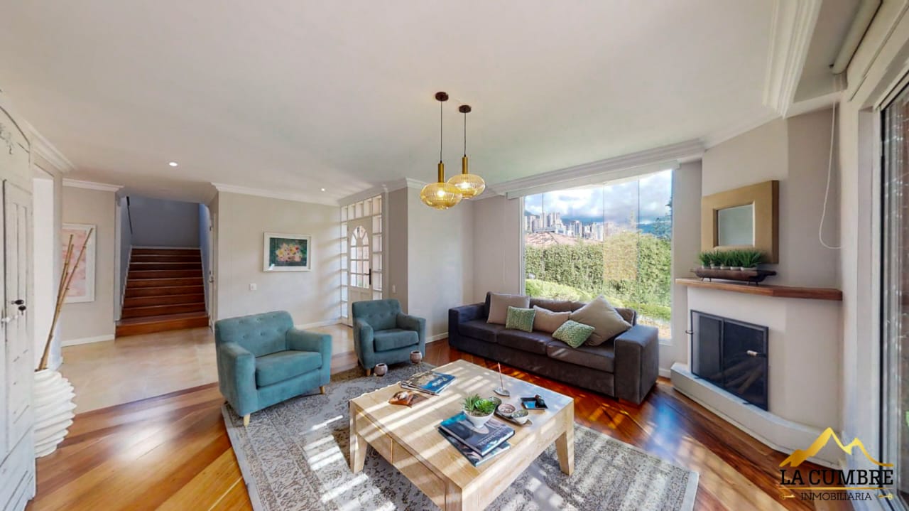 Casa de 4 alcobas en venta en Altos Del Poblado, Medellín, 368 m² · foto 4 de 11