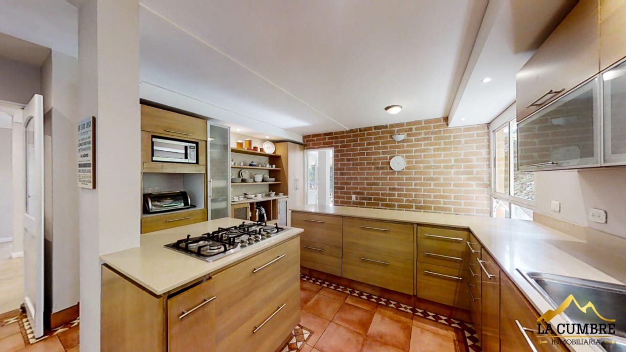 Casa de 4 alcobas en venta en Altos Del Poblado, Medellín, 368 m² · foto 6 de 11