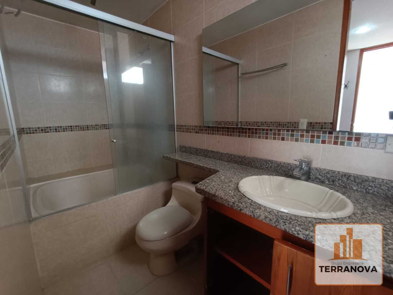 Casa de 5 alcobas en venta en Picaleña Y Mirolindo, Ibagué, 260 m² · foto 10 de 24