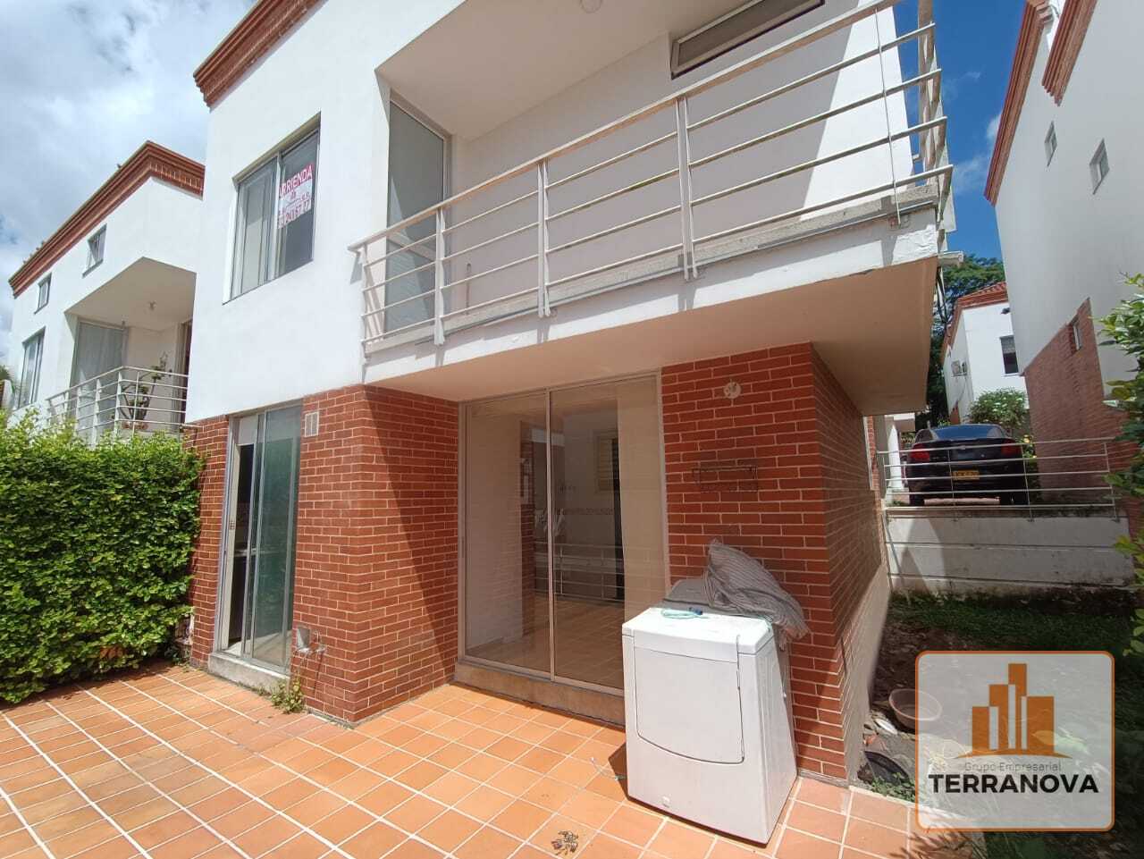 Casa de 5 alcobas en venta en Picaleña Y Mirolindo, Ibagué, 260 m² · foto 2 de 24