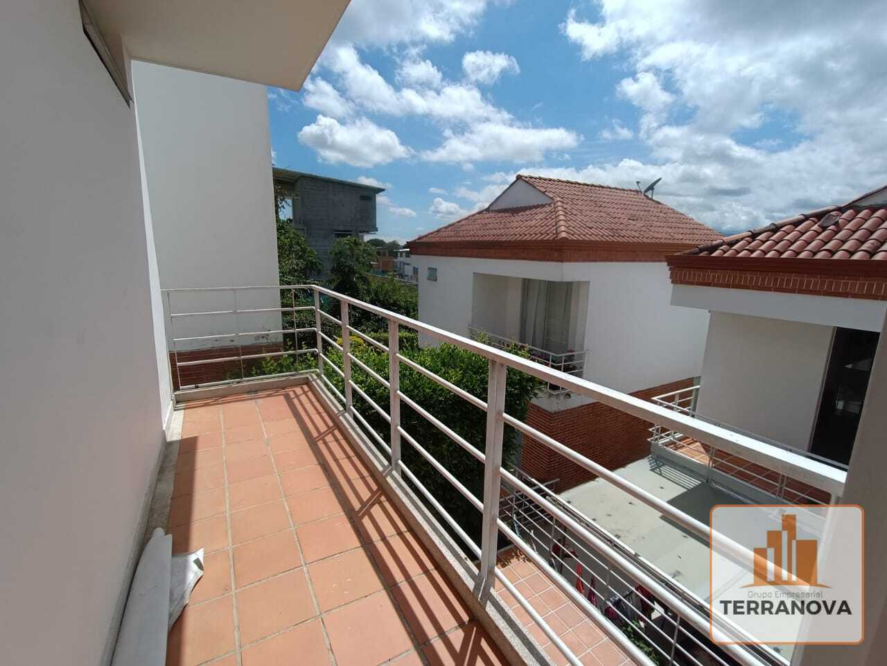 Casa de 5 alcobas en venta en Picaleña Y Mirolindo, Ibagué, 260 m² · foto 9 de 24