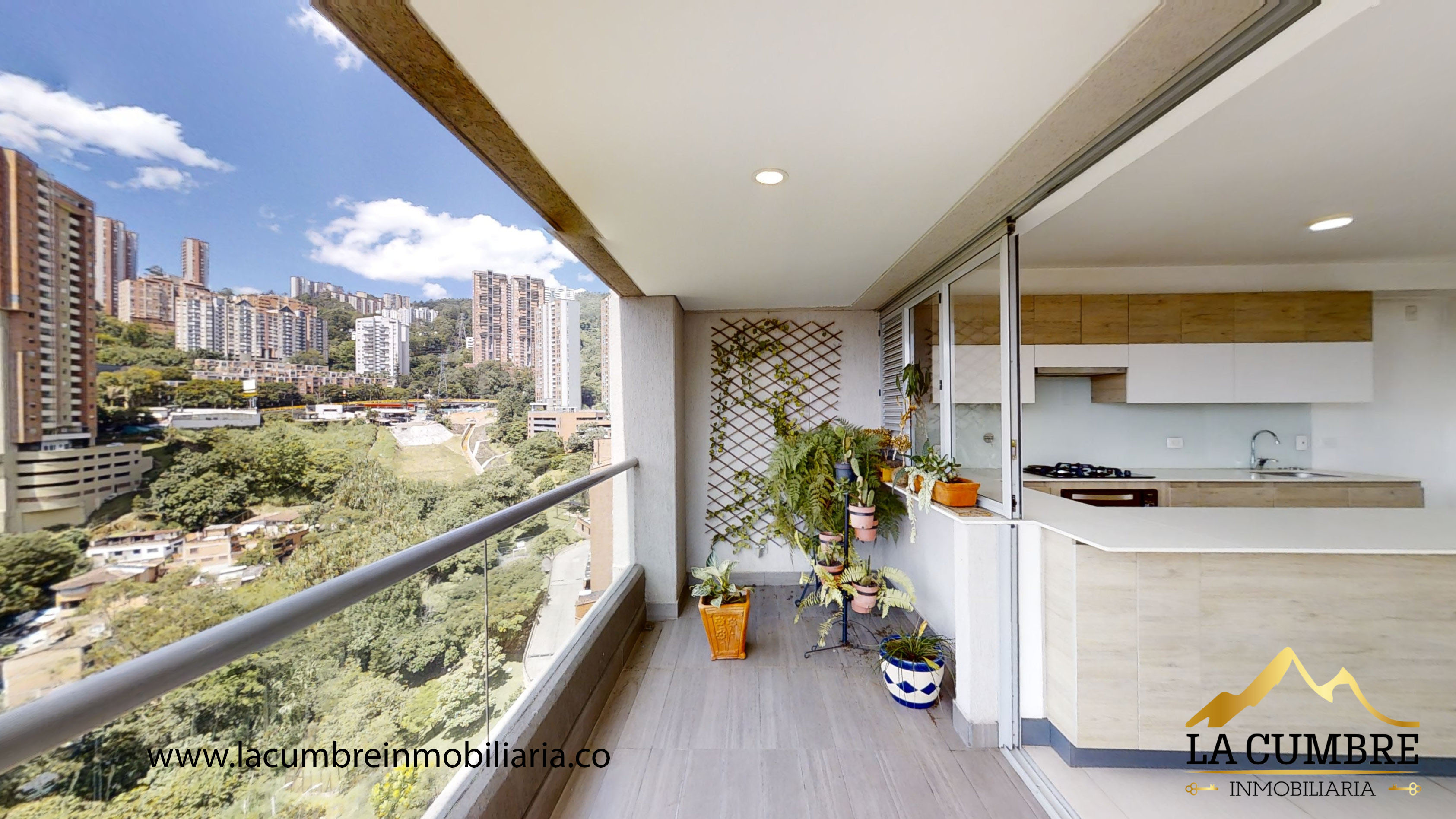 Apartamento en arriendo en Castropol, Medellín · foto 3 de 9