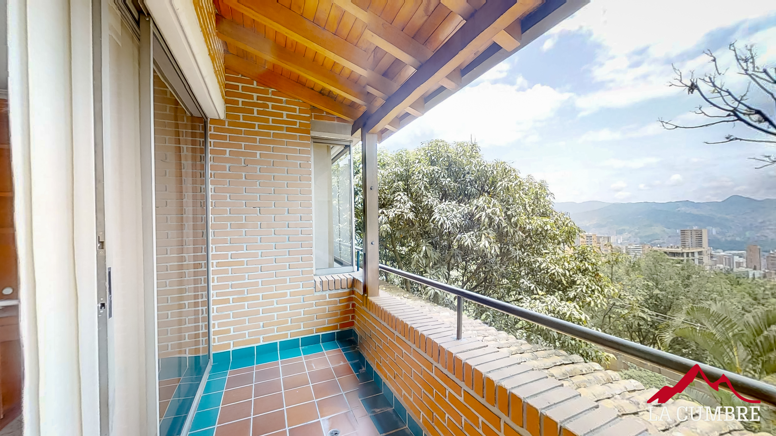 Apartamento de 4 alcobas en arriendo en El Tesoro, Medellín, 252 m² · foto 11 de 12
