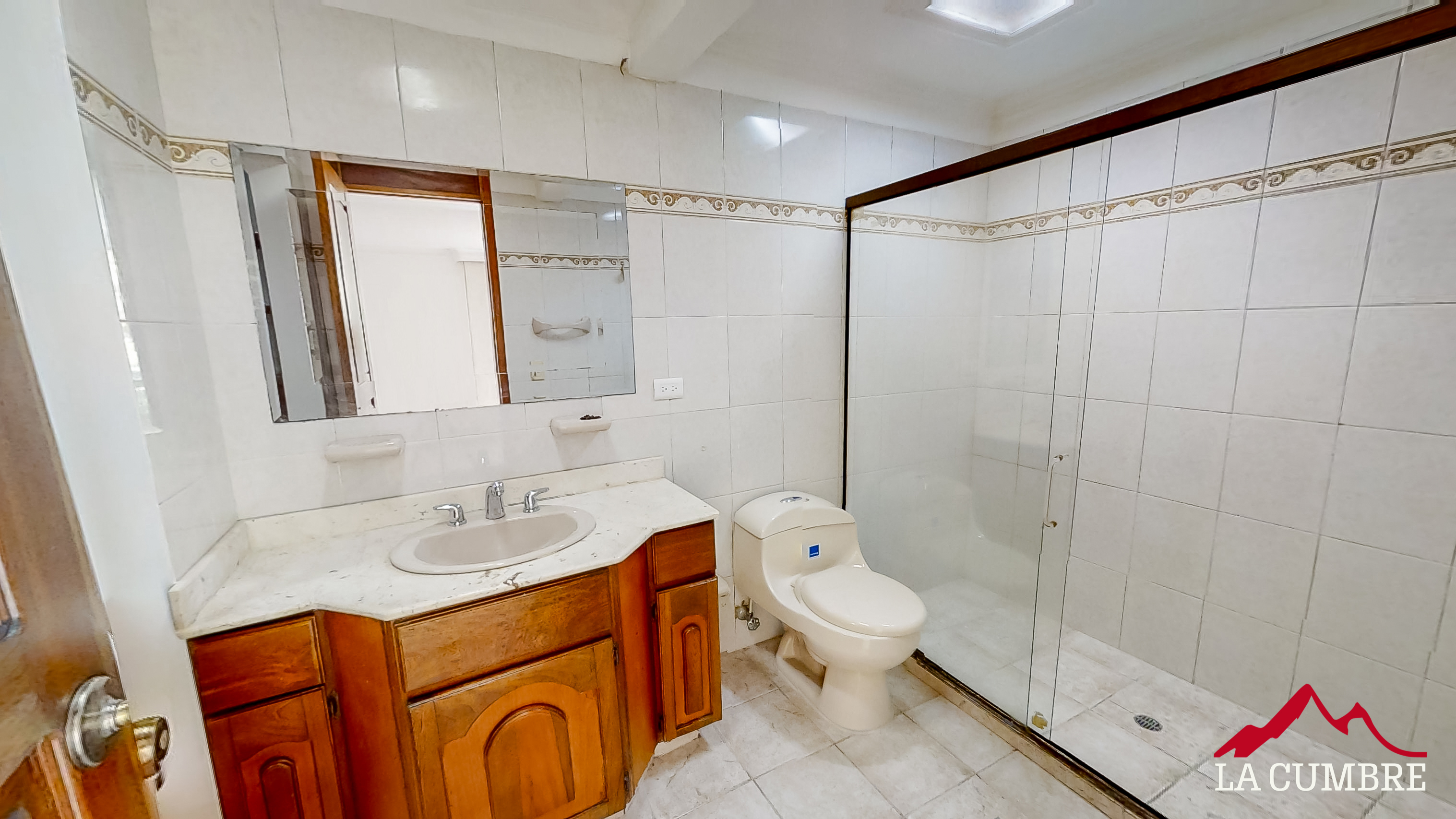Apartamento de 4 alcobas en arriendo en El Tesoro, Medellín, 252 m² · foto 12 de 12