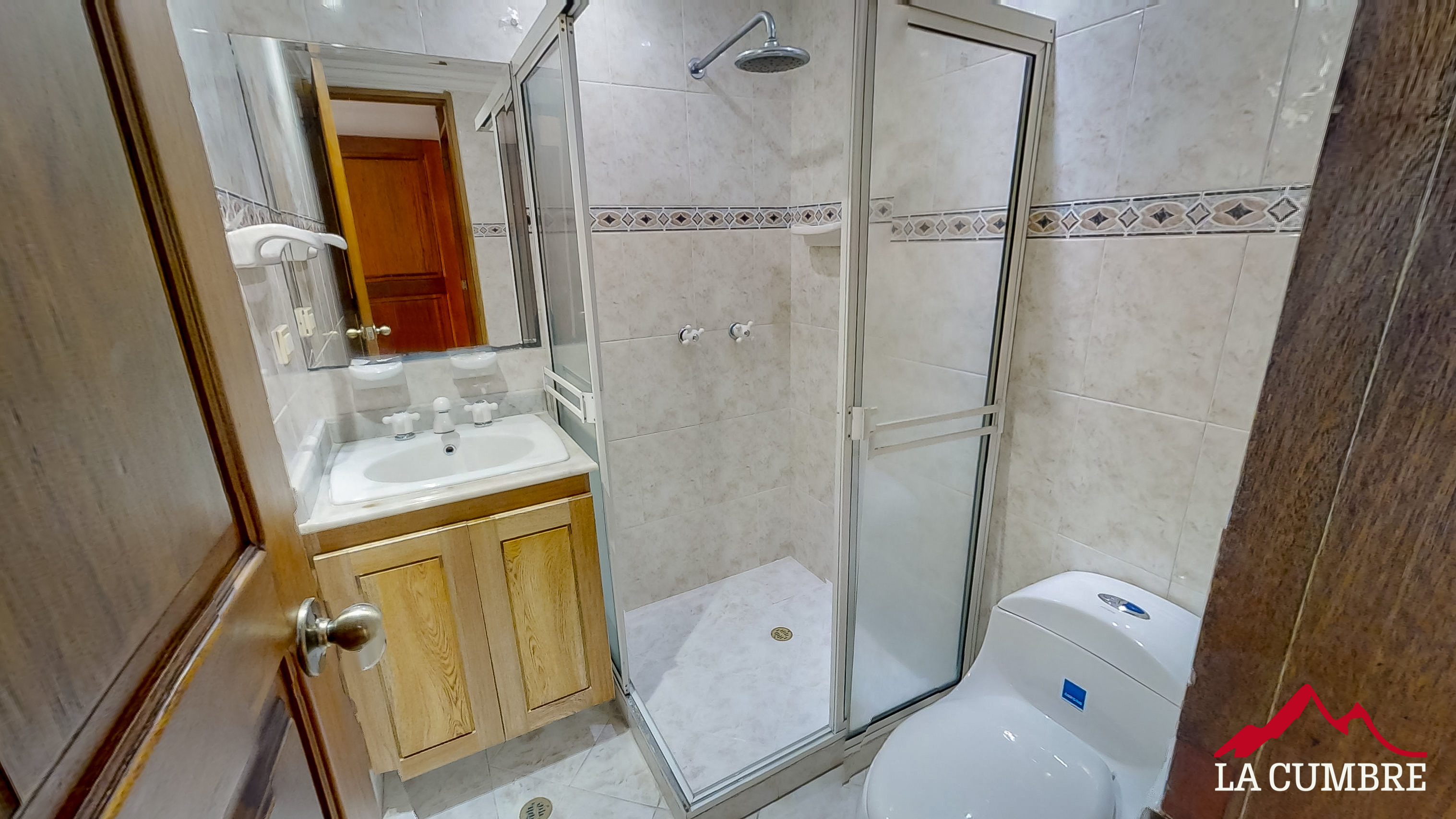 Apartamento de 4 alcobas en arriendo en El Tesoro, Medellín, 252 m² · foto 7 de 12