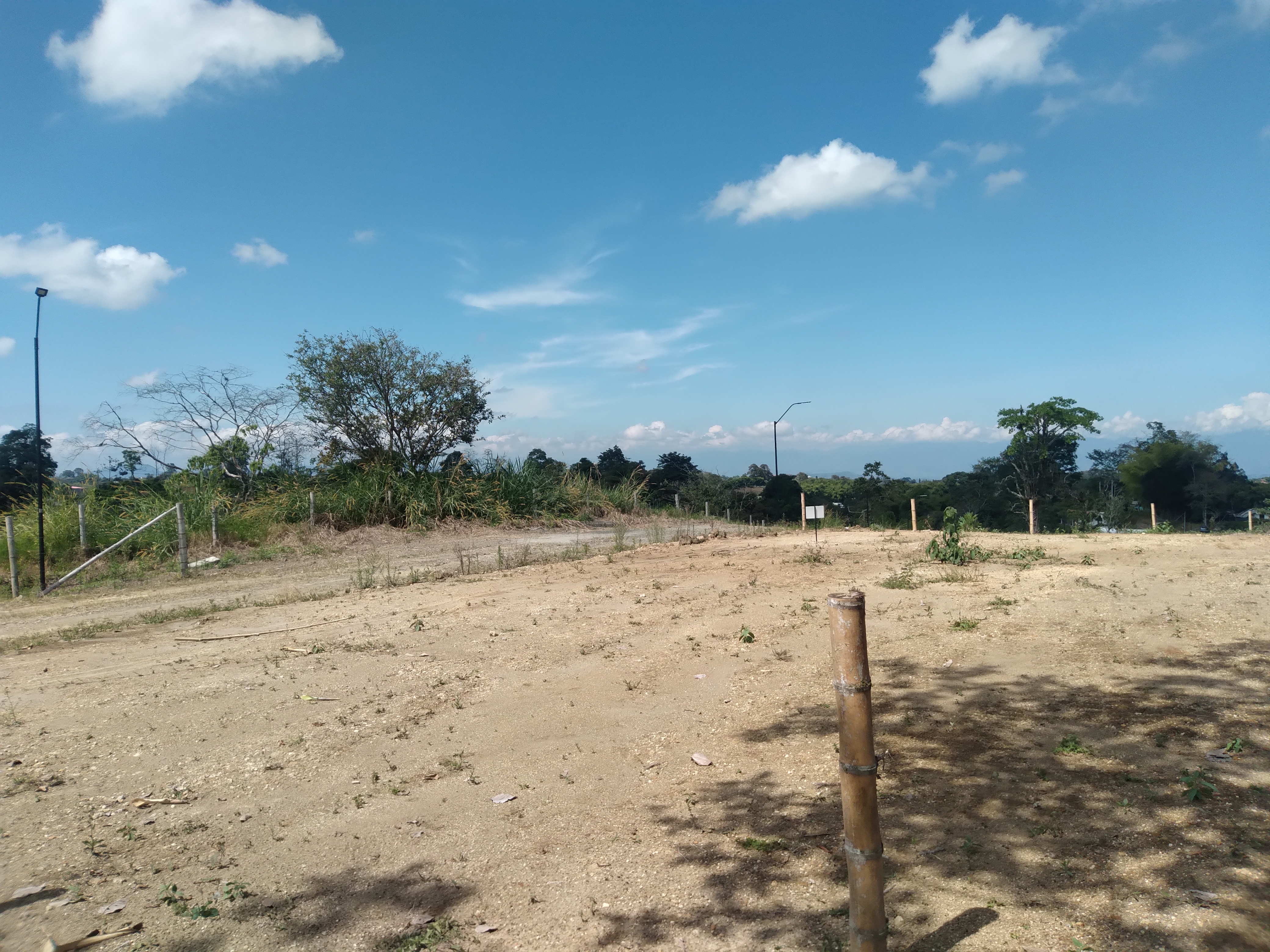 Lote en venta en Tribunas Corcega, Pereira, 1300 m² · foto 2 de 9