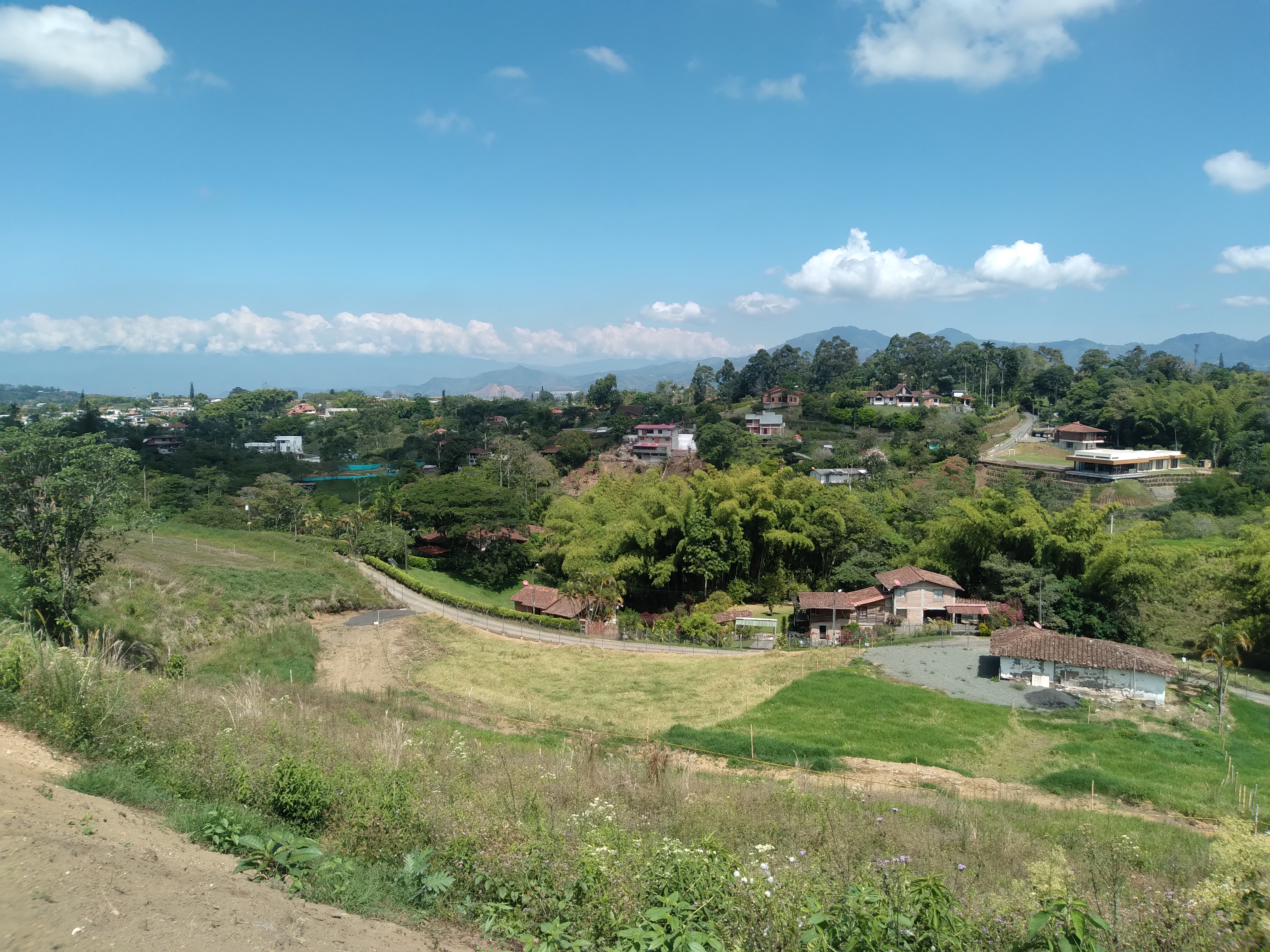 Lote en venta en Tribunas Corcega, Pereira, 1300 m² · foto 3 de 9