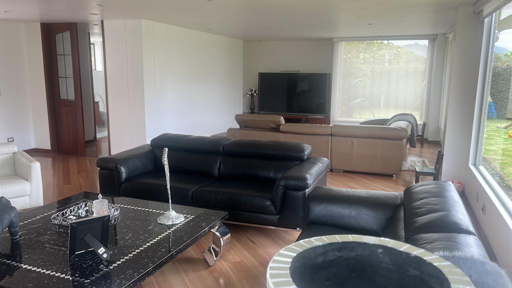 Casa de 4 alcobas en venta en Guaymaral, Bogotá, 540 m² · foto 12 de 24