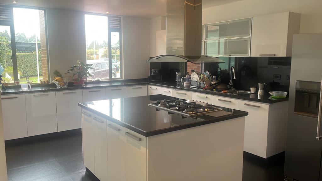 Casa de 4 alcobas en venta en Guaymaral, Bogotá, 540 m² · foto 4 de 24