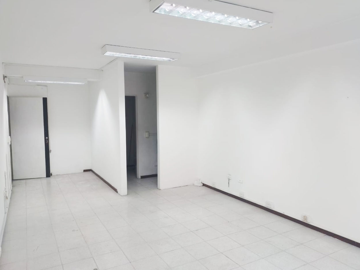 Oficina en arriendo en Cristo Rey, Medellín, 45 m² · foto 4 de 9