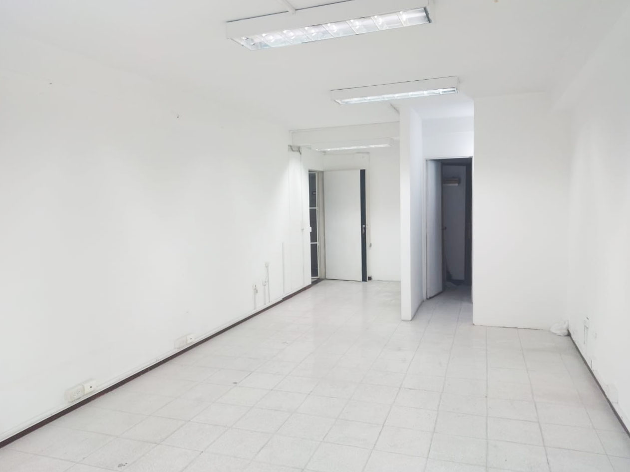 Oficina en arriendo en Cristo Rey, Medellín, 45 m² · foto 6 de 9