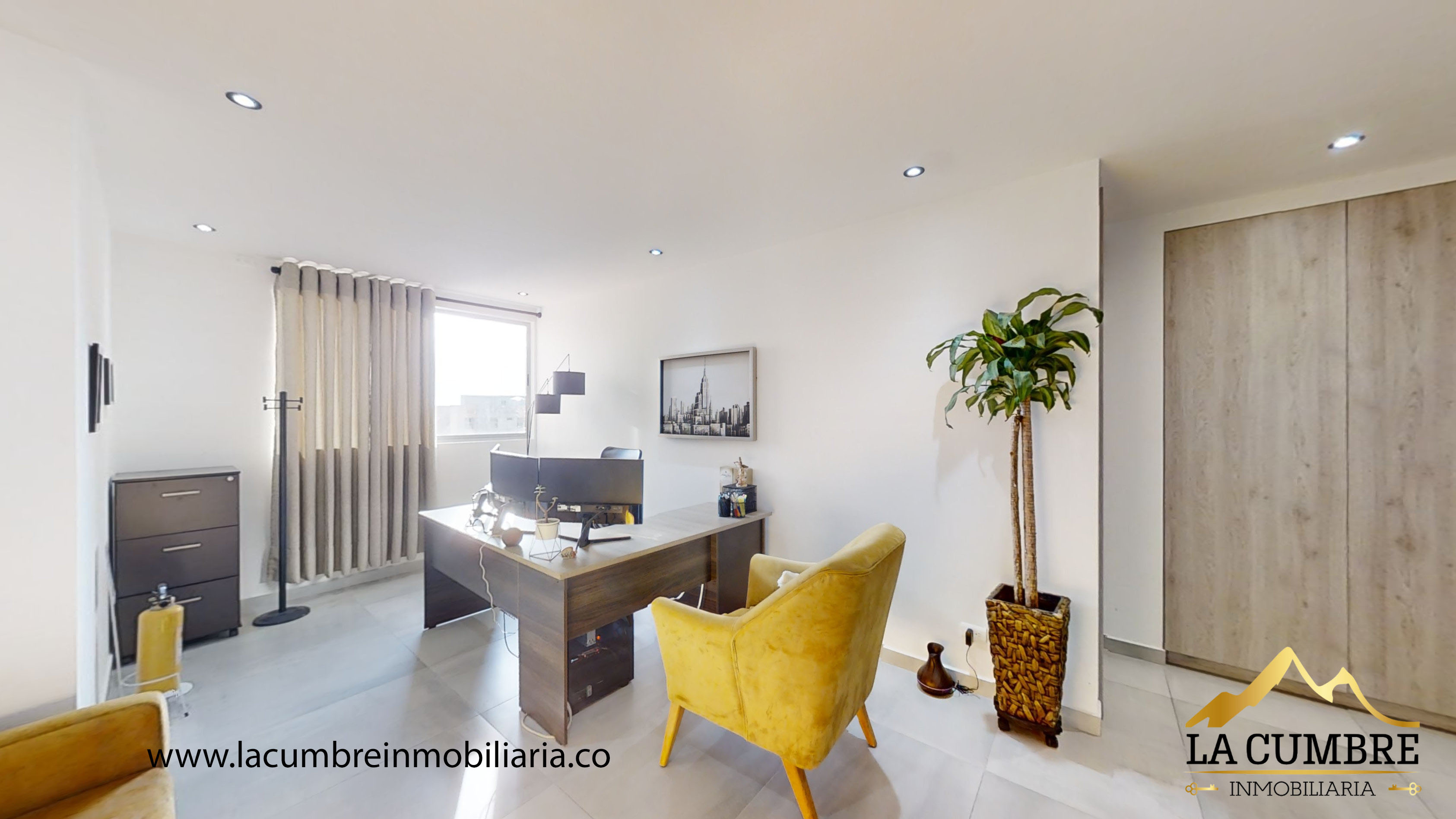 Apartamento de 2 alcobas en arriendo en Camino Verde, Envigado, 168 m² · foto 2 de 18