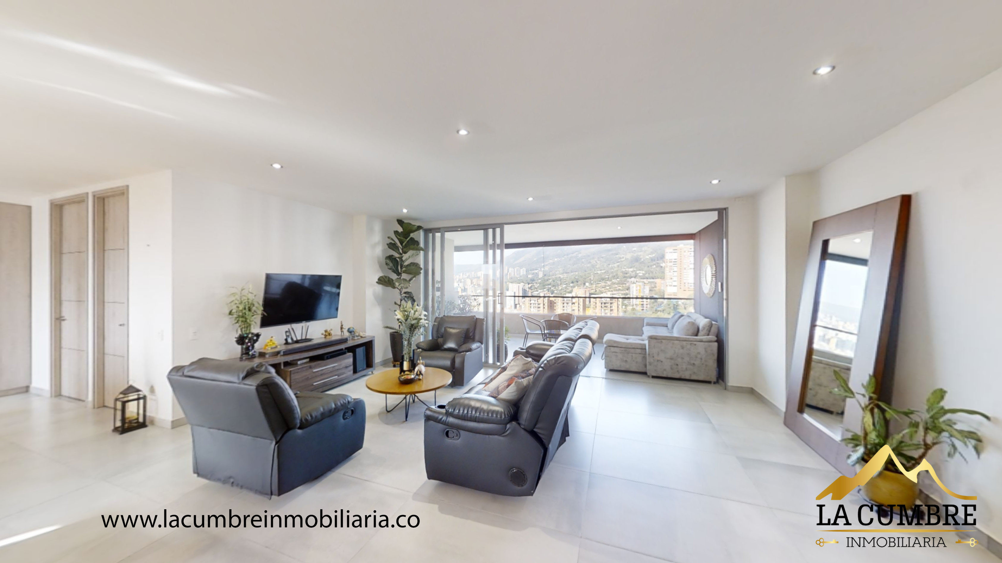 Apartamento de 2 alcobas en arriendo en Camino Verde, Envigado, 168 m² · foto 4 de 18