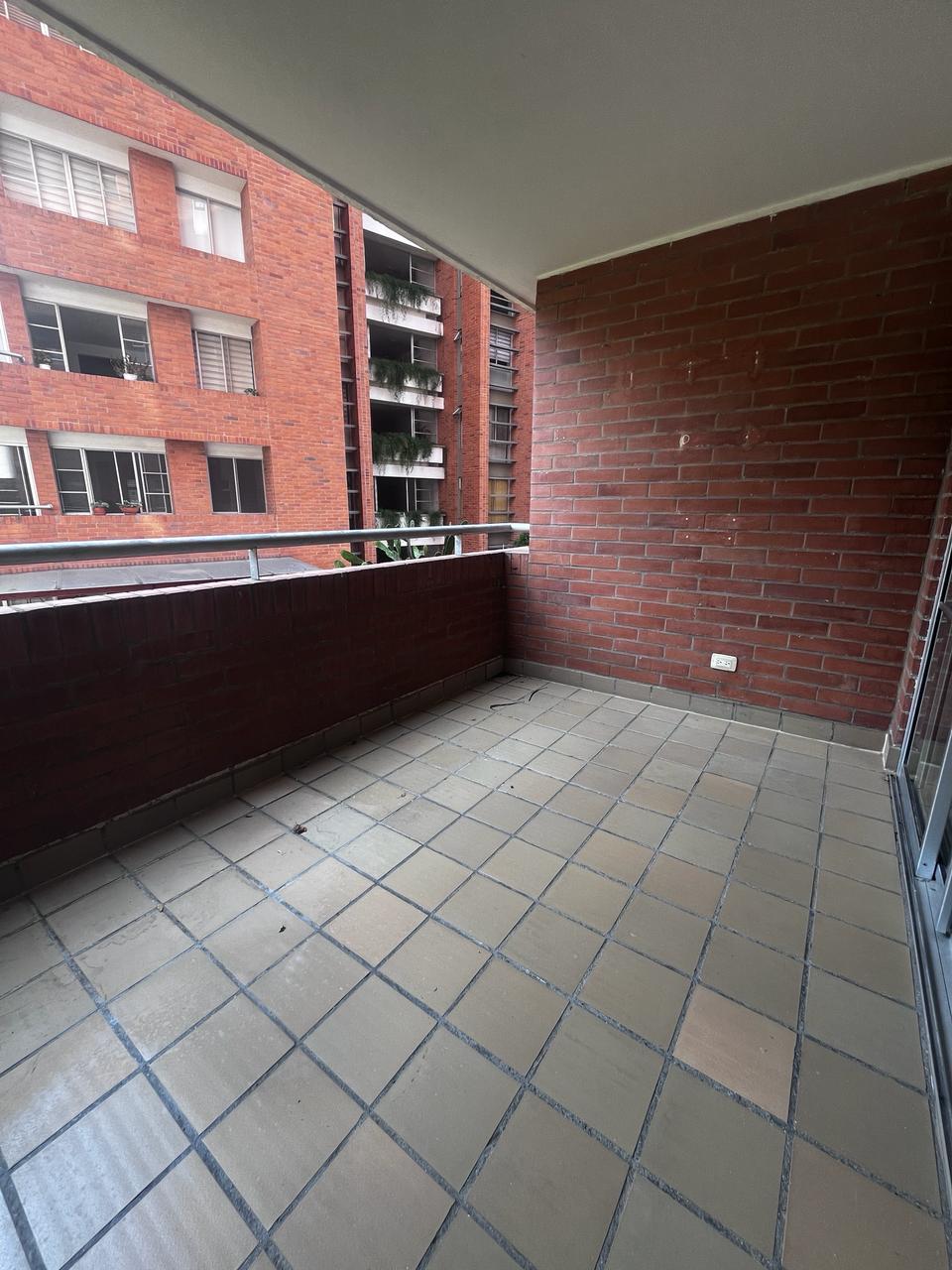 Apartamento de 3 alcobas en venta en Cristales, Cali, 142 m² · foto 10 de 24