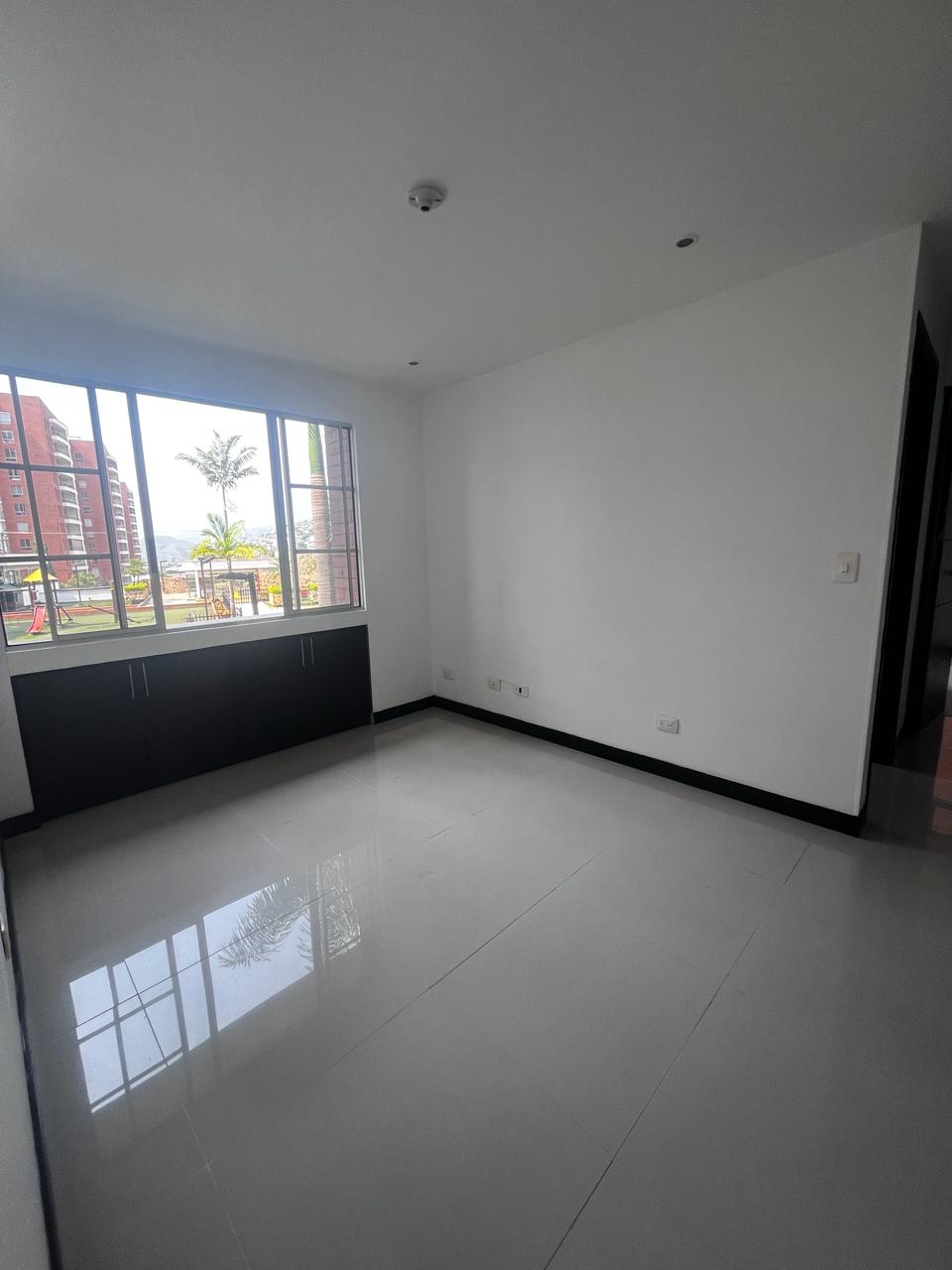 Apartamento de 3 alcobas en venta en Cristales, Cali, 142 m² · foto 13 de 24