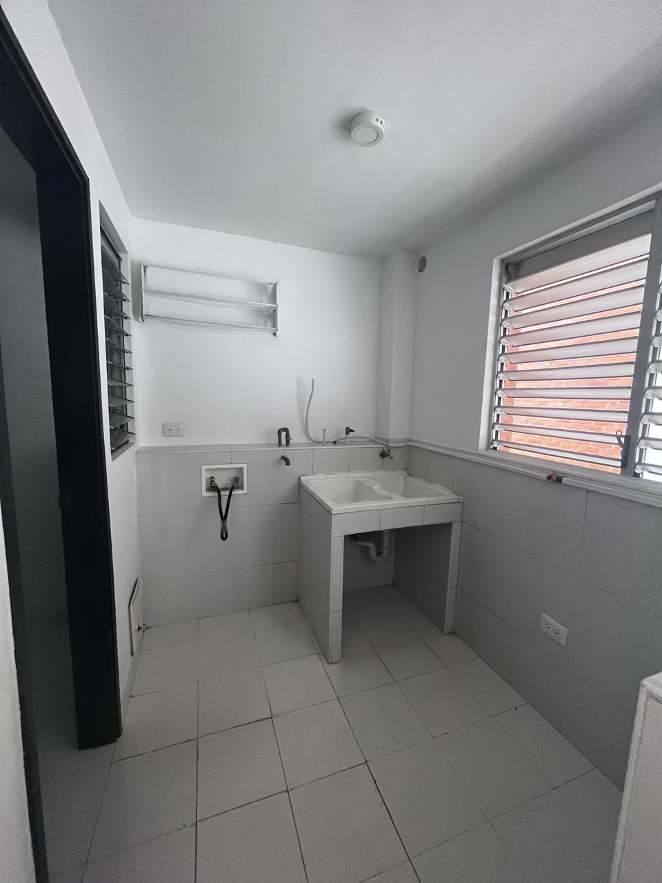 Apartamento de 3 alcobas en venta en Cristales, Cali, 142 m² · foto 18 de 24