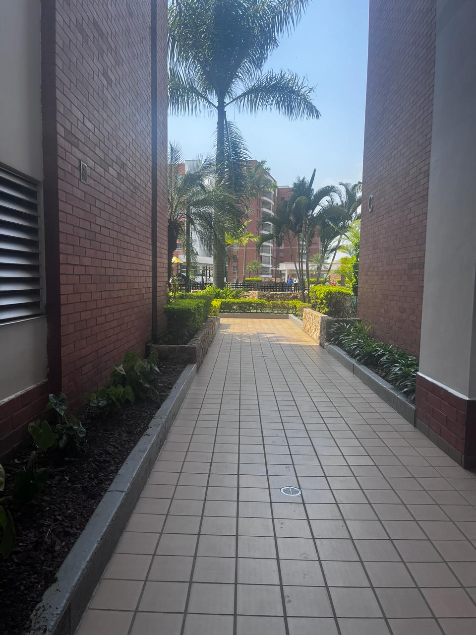 Apartamento de 3 alcobas en venta en Cristales, Cali, 142 m² · foto 21 de 24